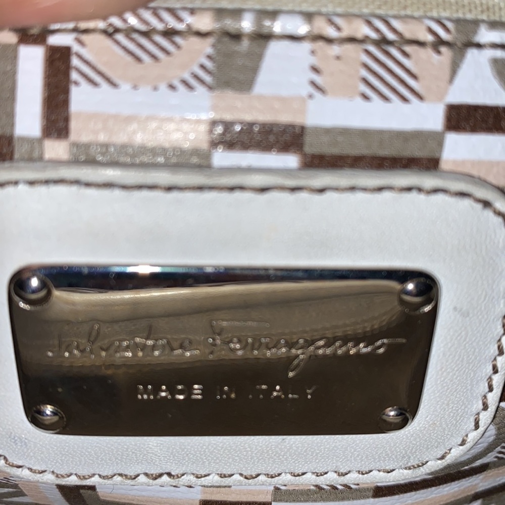 Salvatore Ferragamo bag sale! - Picture 5 of 12